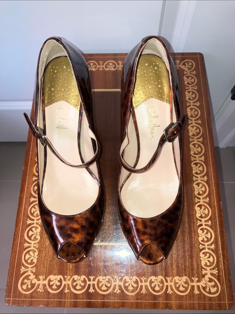 Cole Haan 8 New  leopard patent leather heels shoes LIke new